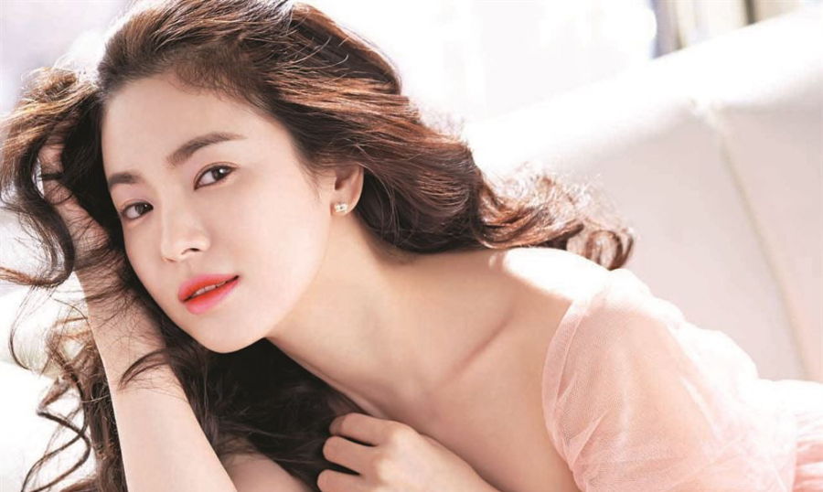 song-hye-kyo2-1499335823033-0-0-586-980-crop-1499335841236